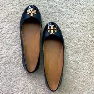 Like-new Tory Burch logo flats